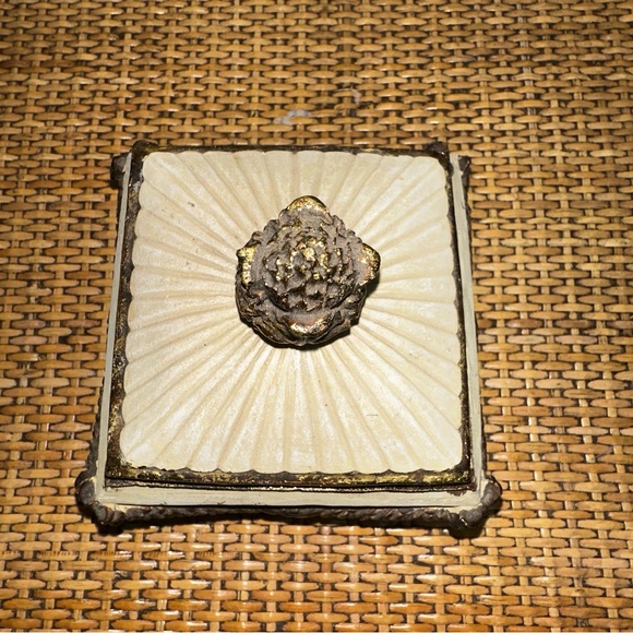 Stone Jewlery Brass Flower Tinker Box 3” Beige Collectable Heavy Grandma Beauty - Picture 5 of 13